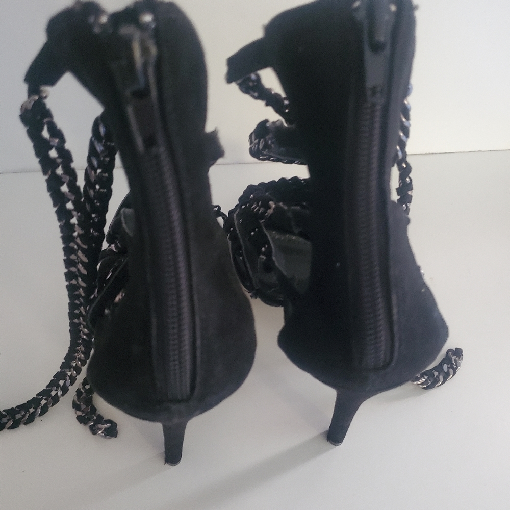 SHOES - Picture 5 of 11